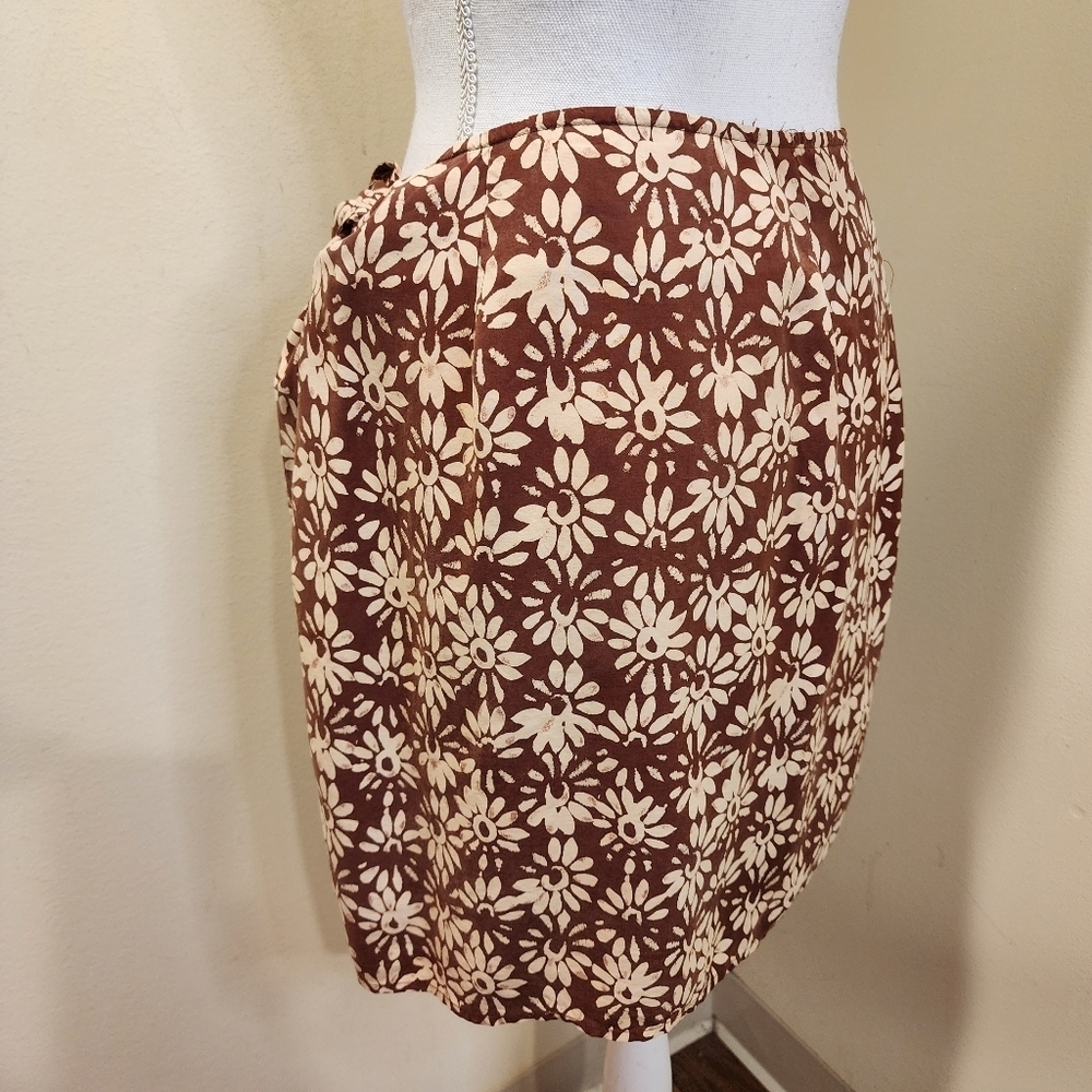 ANN TAYLOR Women's Brown Floral Silk Wrap Mini Skirt size M - Picture 8 of 9